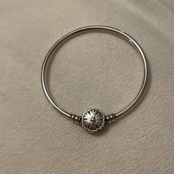 Pandora Moments Sparkling Snowflake Clasp Bangle Bracelet - Picture 6 of 6
